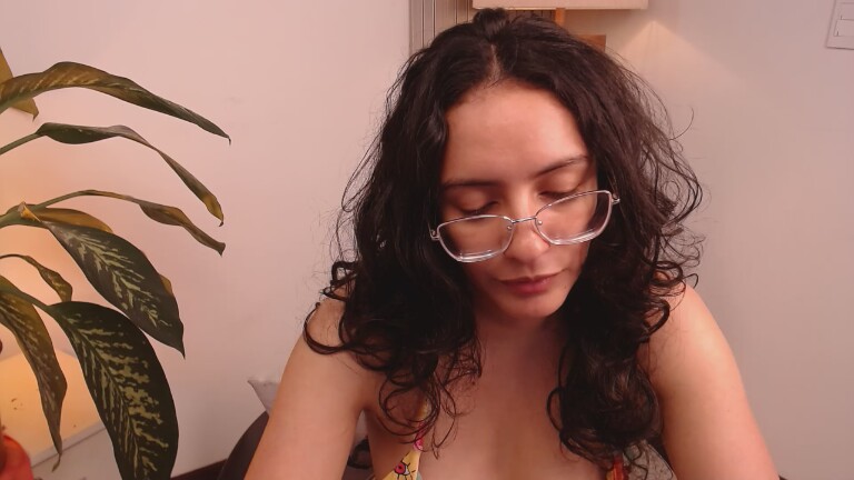 MIAPORTMANN's Streamate show and profile