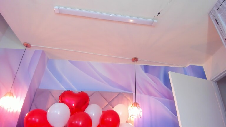 ViolletaRosse's Streamate show and profile