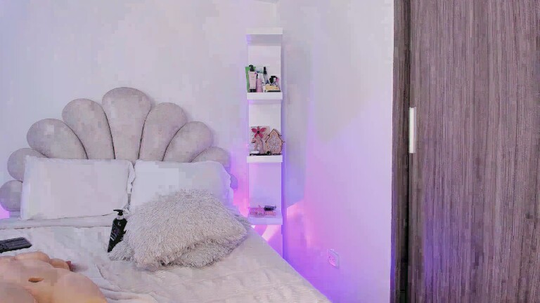 Hanna_Bloom's Streamate show and profile