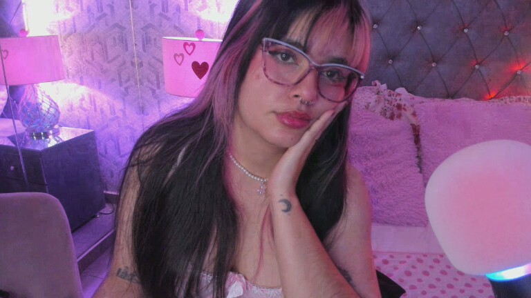 MaddieWaves's Streamate show and profile