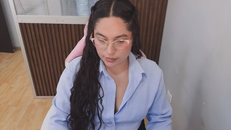 SharaThomas's Streamate show and profile