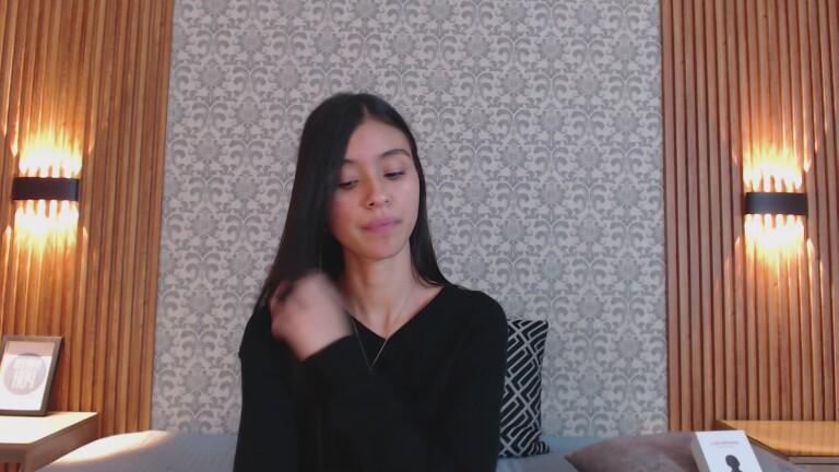 Charlotte_18's Streamate show and profile