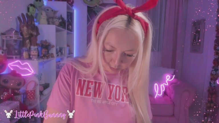 LittlePinkBunnny's Streamate show and profile