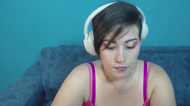 Gaby_Cutee's Streamate show and profile