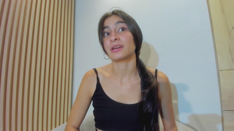 beatriz_doll's Streamate show and profile