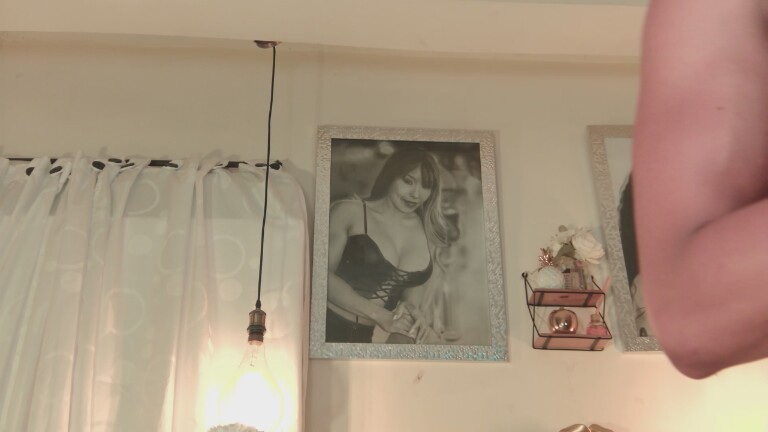 SelenaRossi's Streamate show and profile