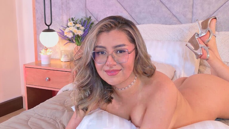 IsaRose's Streamate show and profile