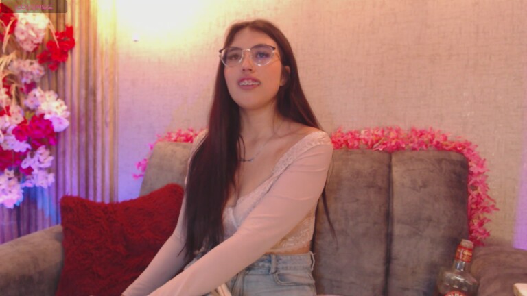 DiazMia_s's Streamate show and profile