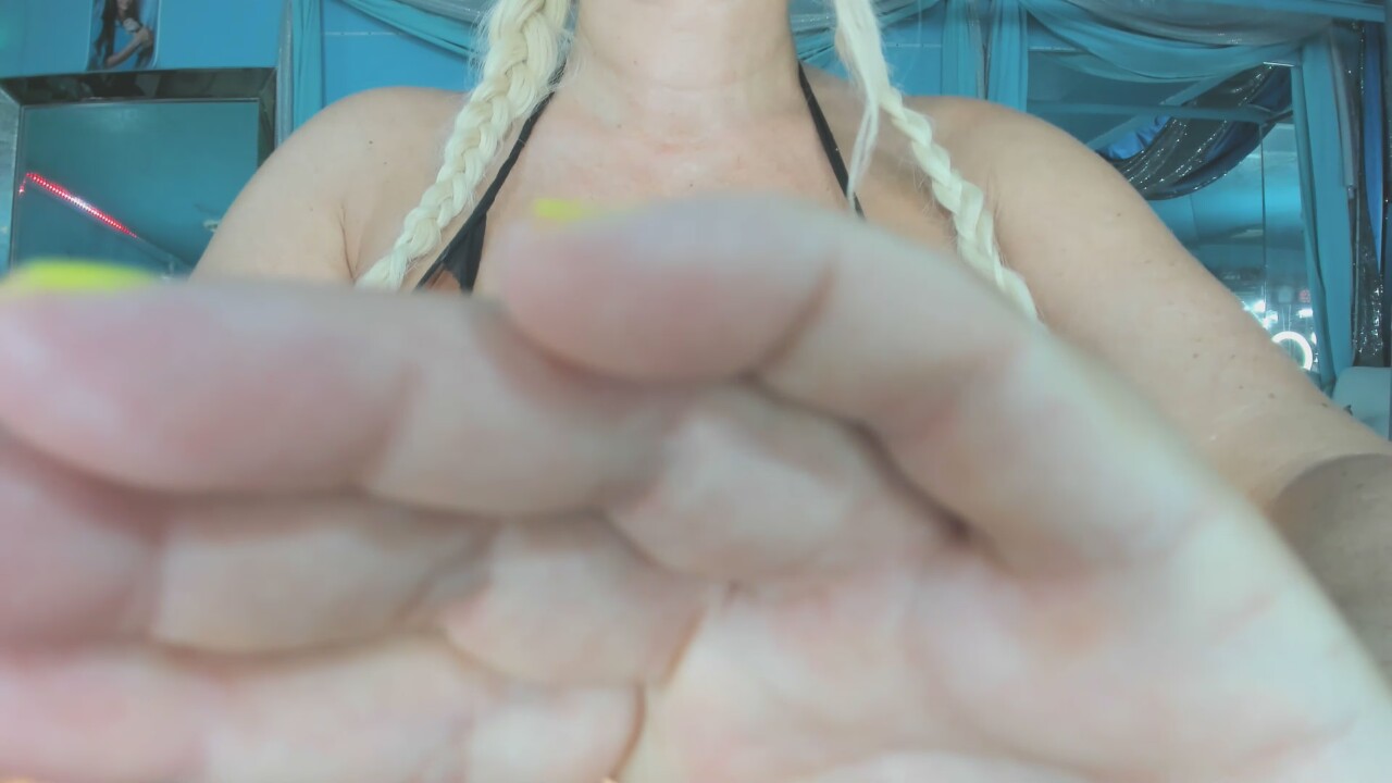 ADRIANNA777