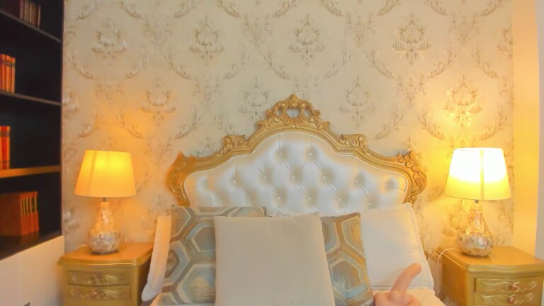 ZuzanHoll's Streamate show and profile