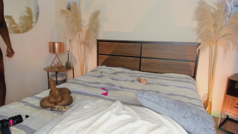 Ebony_Foxxx's Streamate show and profile