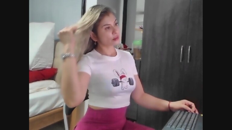 CharlotteFIT's Streamate show and profile