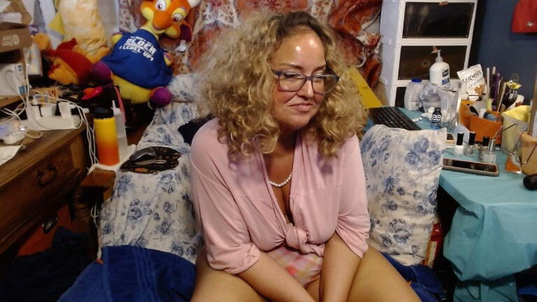 ClaudiaMidwestWife's Streamate show and profile