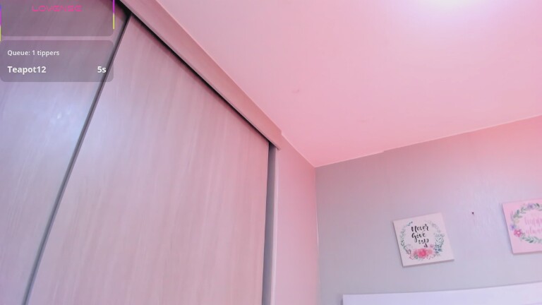 NicoleParker111's Streamate show and profile