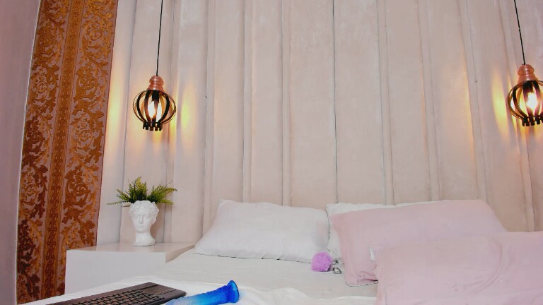 LucianaAriaas's Streamate show and profile