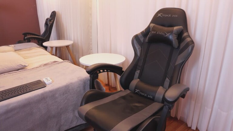 ZaraMiiuw's Streamate show and profile