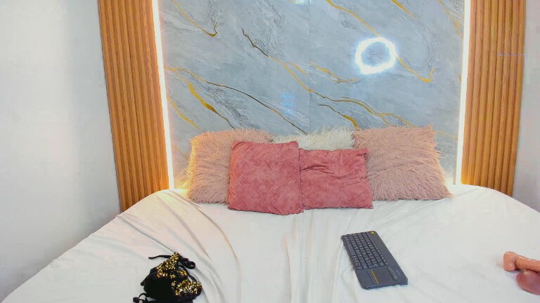 RebeccaDreams's Streamate show and profile