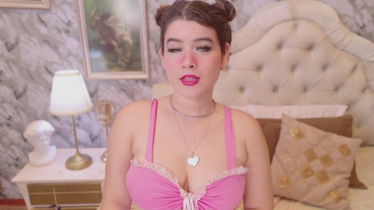 MaraMaison's Streamate show and profile