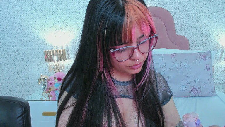 MaddieWaves's Streamate show and profile