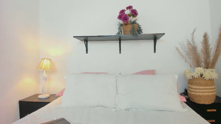 CarlaHoll's Streamate show and profile