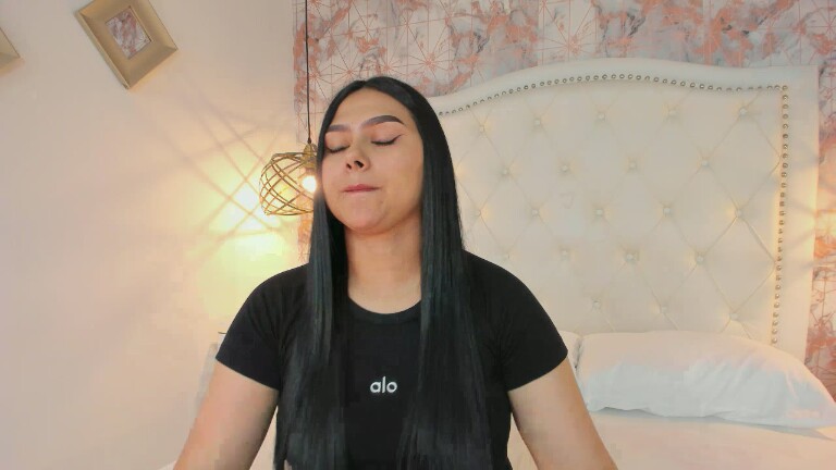 SaharaLyn's Streamate show and profile